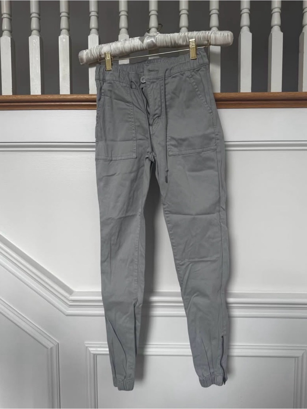 American Eagle Outfitters Gray Cargo Jogger Pants